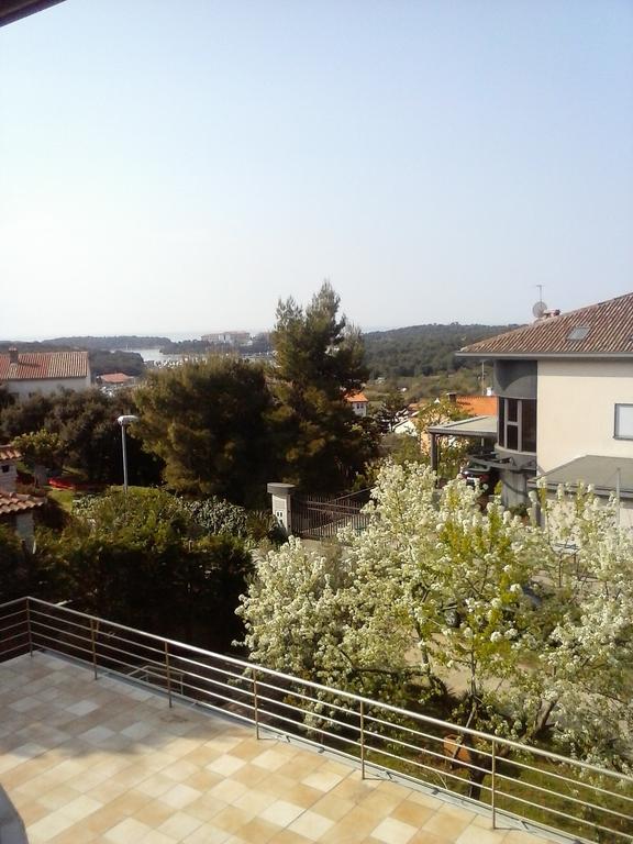Apartments Villa Lilly Pola Esterno foto